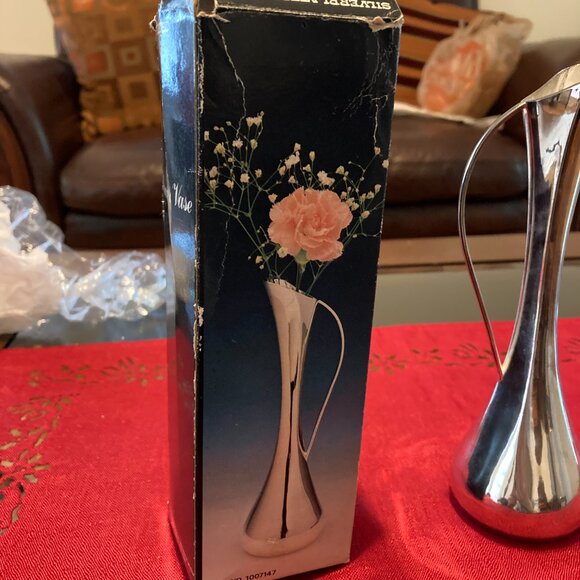 Vase - Picture 2 of 6